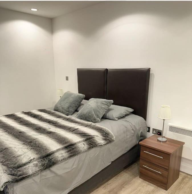 Mediacity Studio Apartment Salford-Quays Манчестер Экстерьер фото