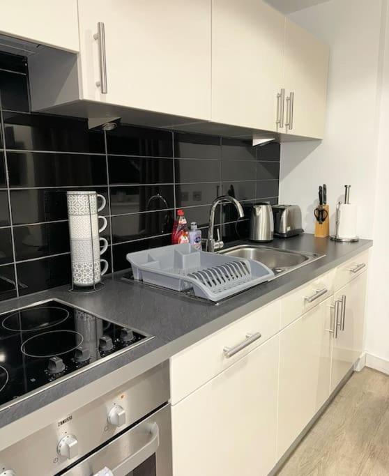 Mediacity Studio Apartment Salford-Quays Манчестер Экстерьер фото