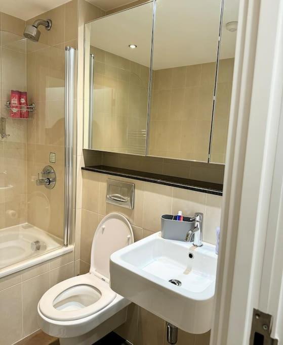 Mediacity Studio Apartment Salford-Quays Манчестер Экстерьер фото