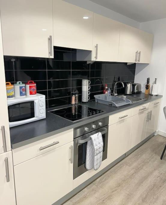 Mediacity Studio Apartment Salford-Quays Манчестер Экстерьер фото