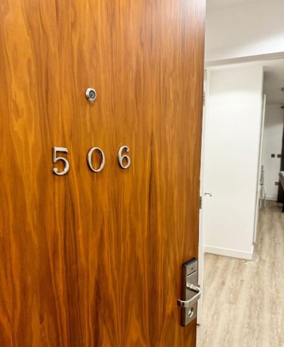 Mediacity Studio Apartment Salford-Quays Манчестер Экстерьер фото