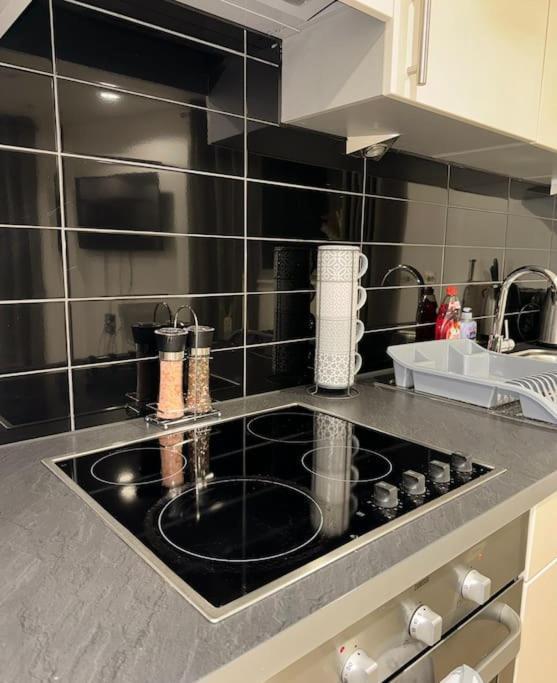 Mediacity Studio Apartment Salford-Quays Манчестер Экстерьер фото