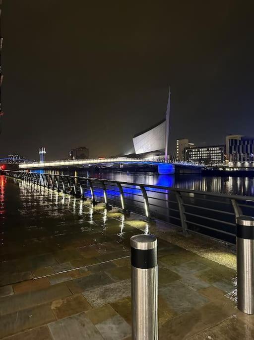 Mediacity Studio Apartment Salford-Quays Манчестер Экстерьер фото