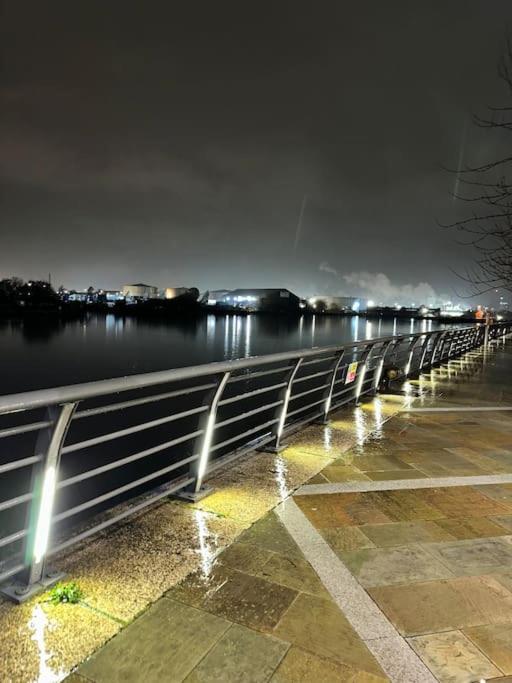 Mediacity Studio Apartment Salford-Quays Манчестер Экстерьер фото