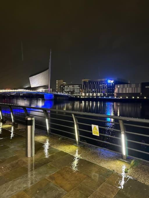 Mediacity Studio Apartment Salford-Quays Манчестер Экстерьер фото