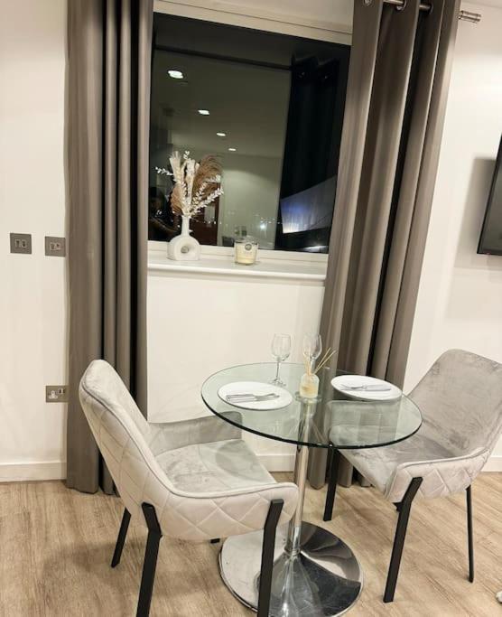 Mediacity Studio Apartment Salford-Quays Манчестер Экстерьер фото